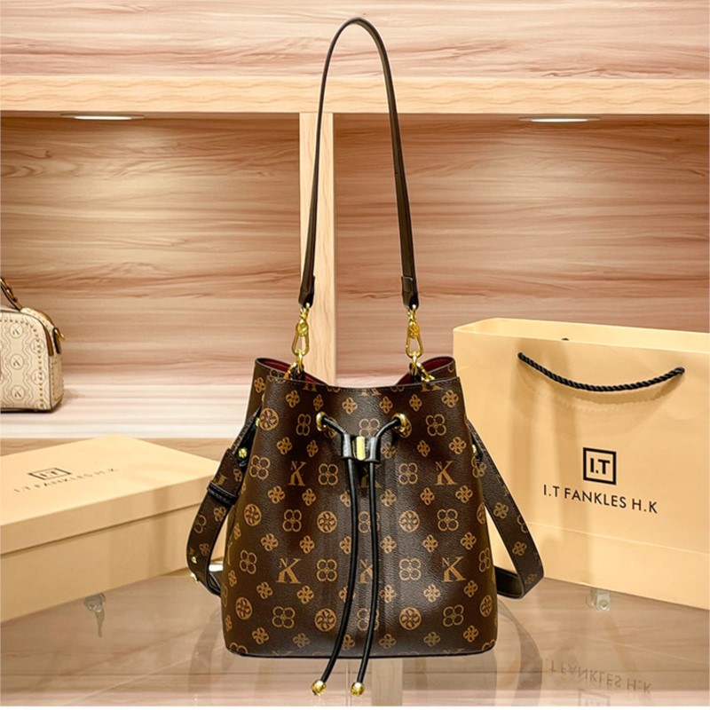 Luxury Brand Leather Handbag F - огляд і ціна Women Bags Popular Brands