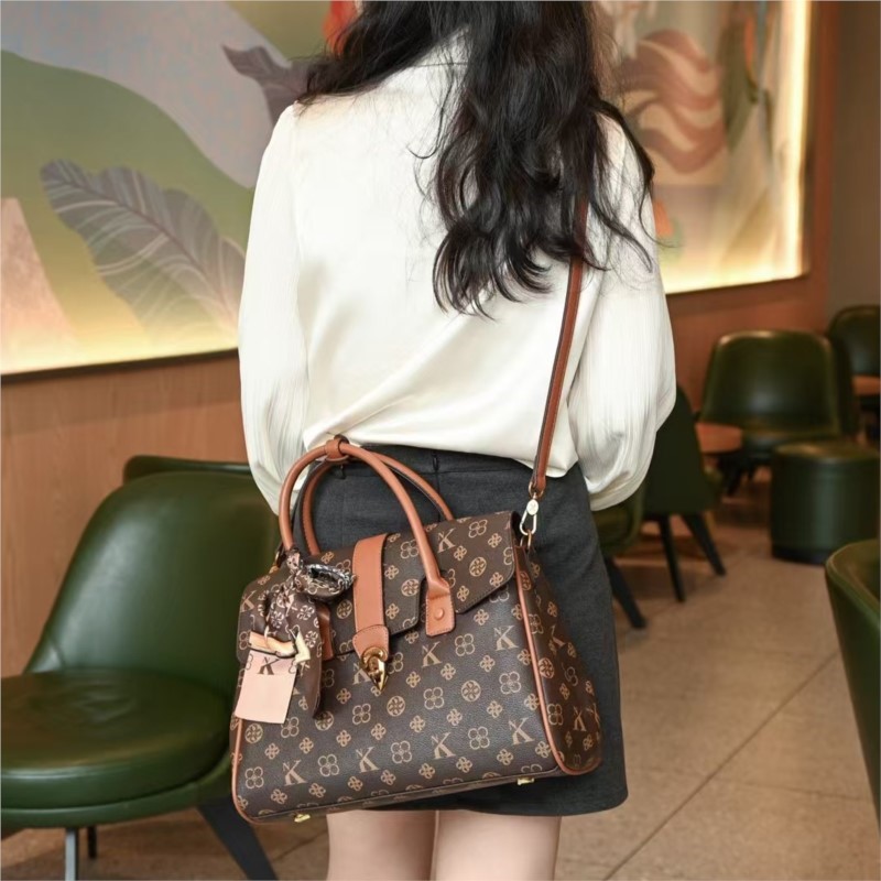 Light luxury brand women's bag - огляд і ціна Women Bags High End Brands
